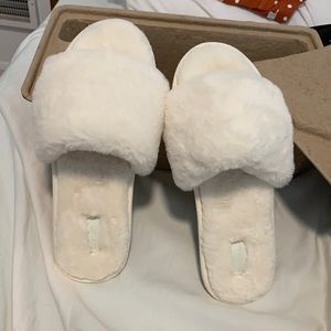 SKIMS slippers